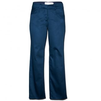 Great semi-fitted straight leg Navy chinos, made from a stretch cotton fabric. Sporting a front fly zip, front pockets, back patch pockets and belt loops.